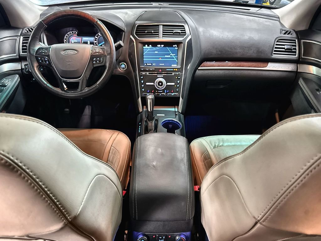 Used 2017 Ford Explorer Platinum AWD/4WD image 27