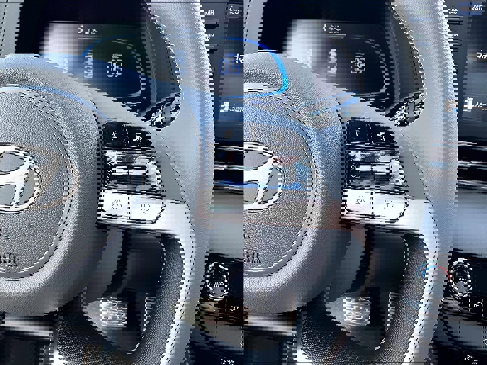 Used 2026 Hyundai Elantra Sport image 24