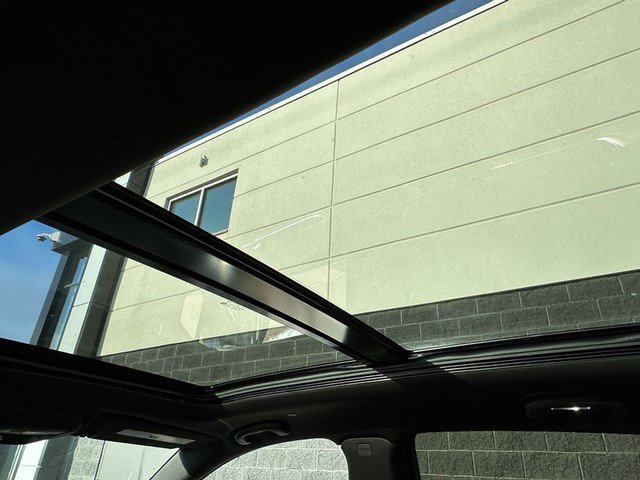 Certified 2025 Cadillac XT5 Premium Luxury image 9