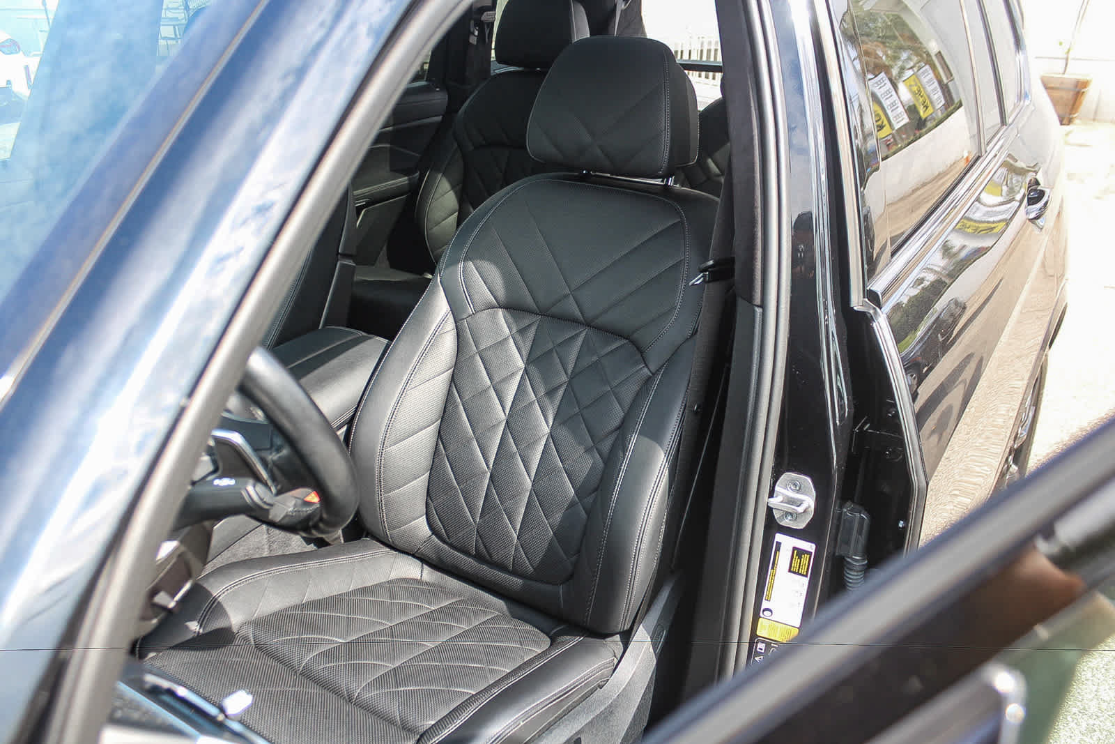Used 2024 BMW X7 xDrive40i w/ M Sport Package AWD/4WD image 25