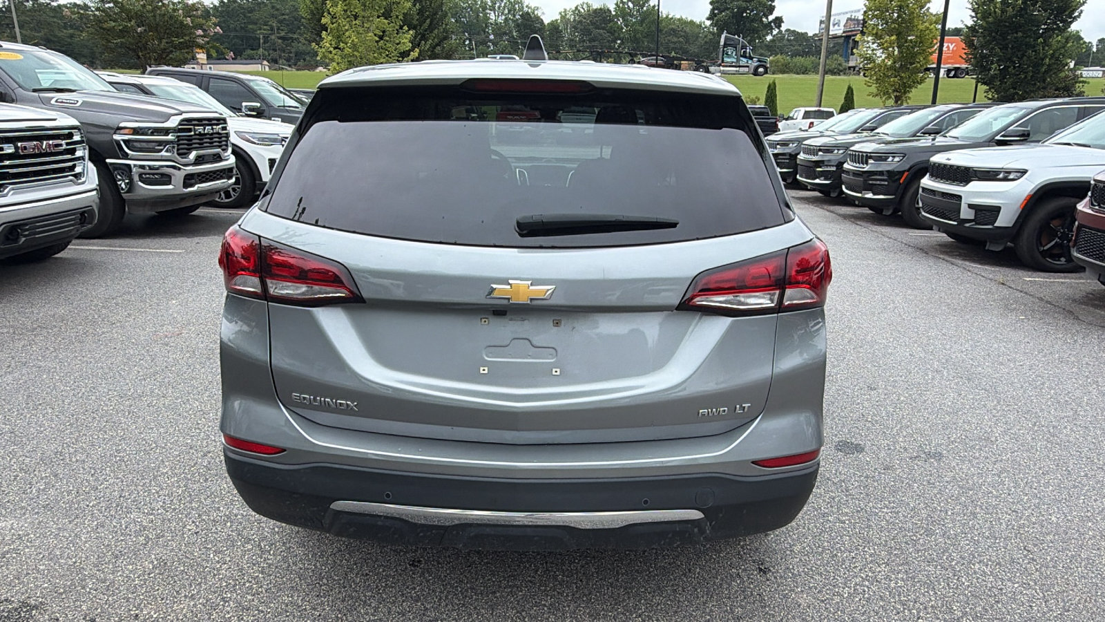Used 2024 Chevrolet Equinox LT AWD/4WD image 9