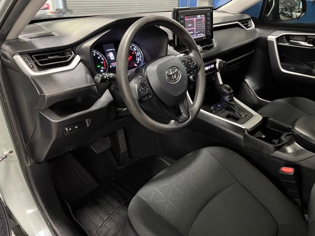 Used 2021 Toyota RAV4 XLE AWD/4WD image 19
