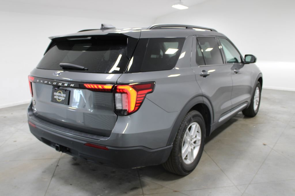 Used 2025 Ford Explorer Active image 9