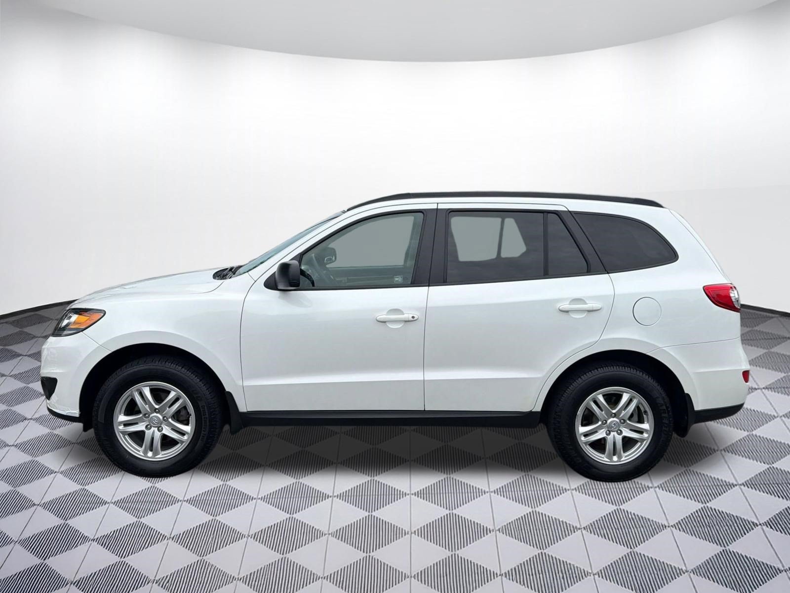 Used 2012 Hyundai Santa Fe GLS AWD/4WD image 2