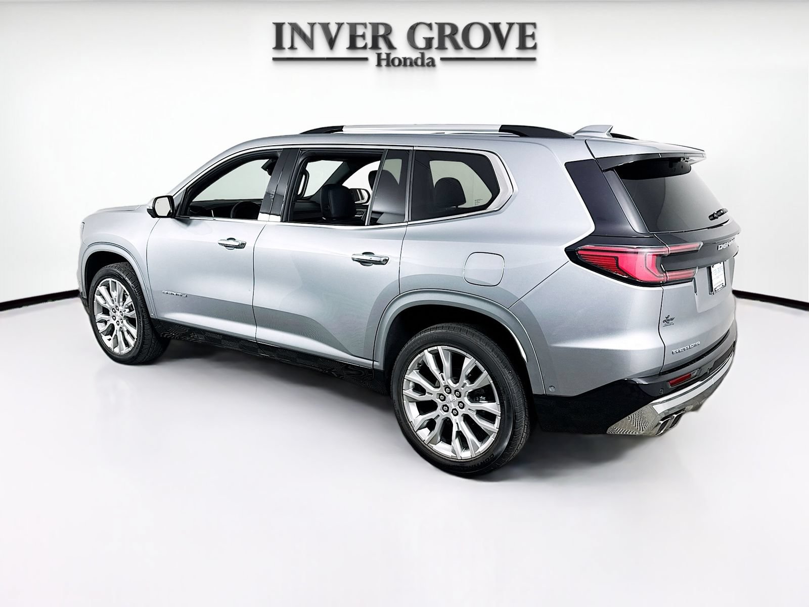 Used 2024 GMC Acadia Denali w/ Super Cruise Package FWD image 7