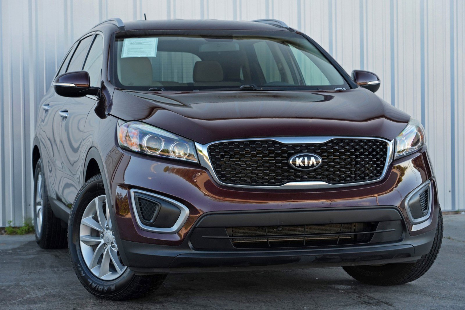 Used 2017 Kia Sorento LX FWD image 2