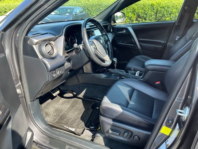 Used 2018 Toyota RAV4 SE w/ Power Extra Value Package AWD/4WD image 19