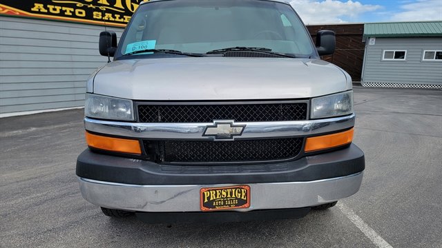 Used 2007 Chevrolet Express 3500 Extended Passenger w/ LT Preferred Equipment Group RWD image 2