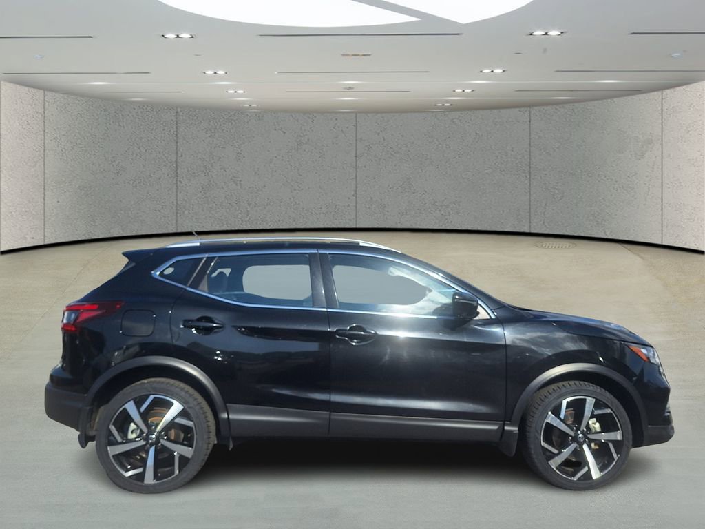 Used 2022 Nissan Rogue Sport SL image 5