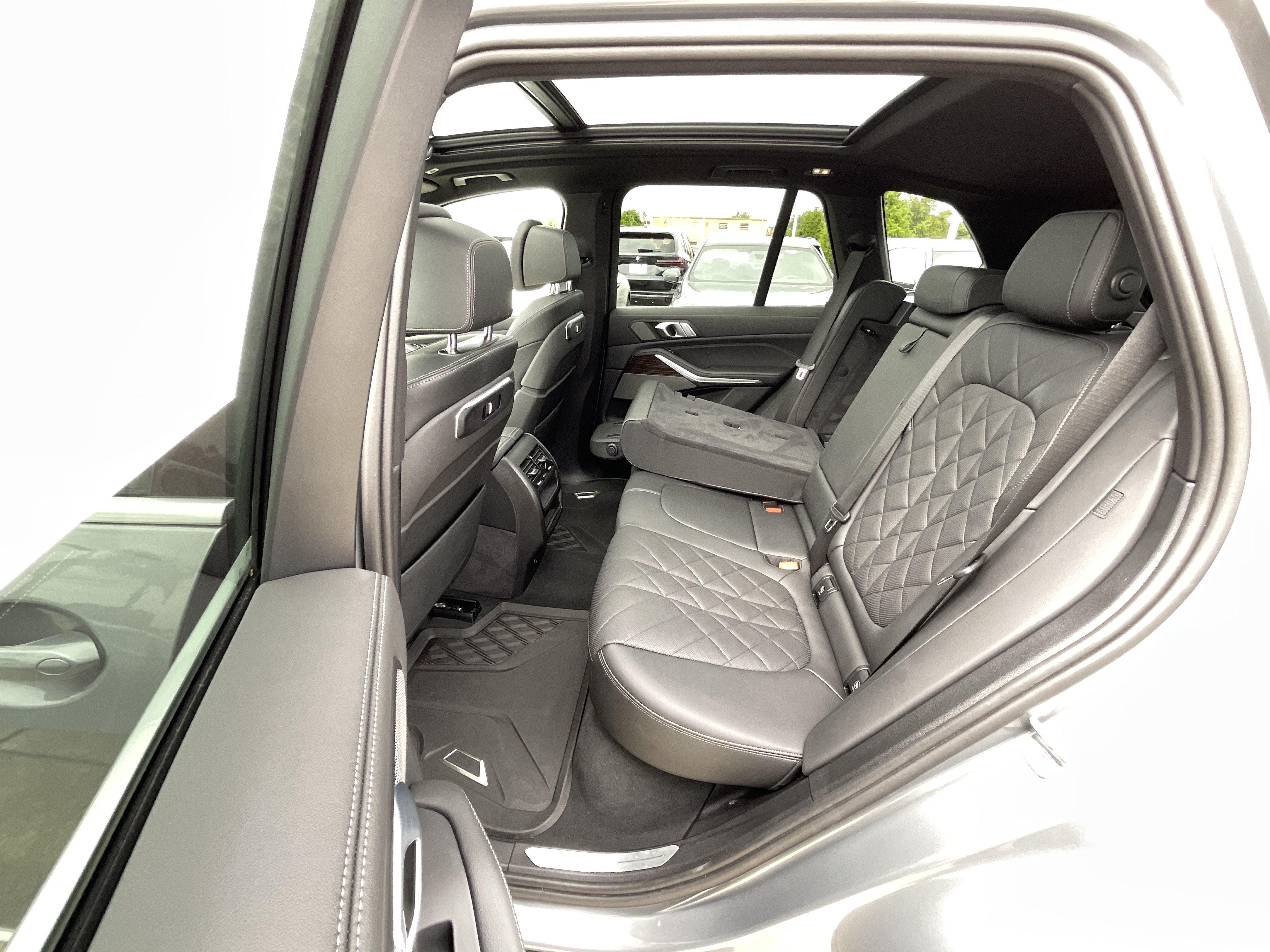 Used 2024 BMW X5 xDrive40i w/ Premium Package AWD/4WD image 28
