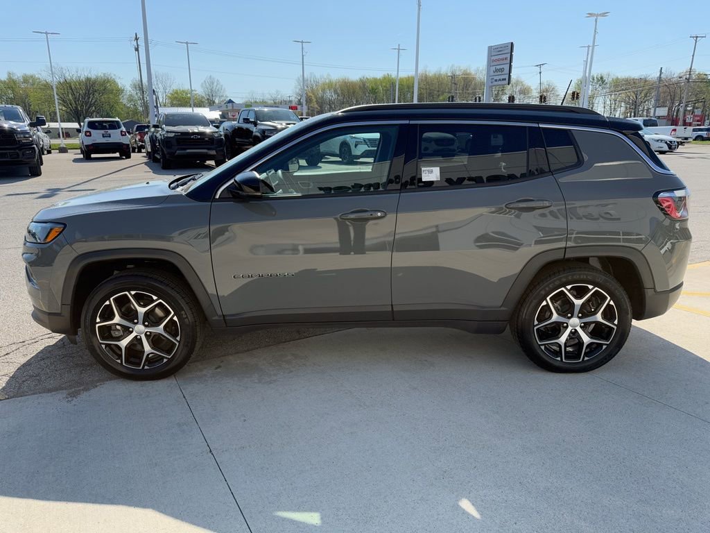 Used 2024 Jeep Compass Limited AWD/4WD image 8