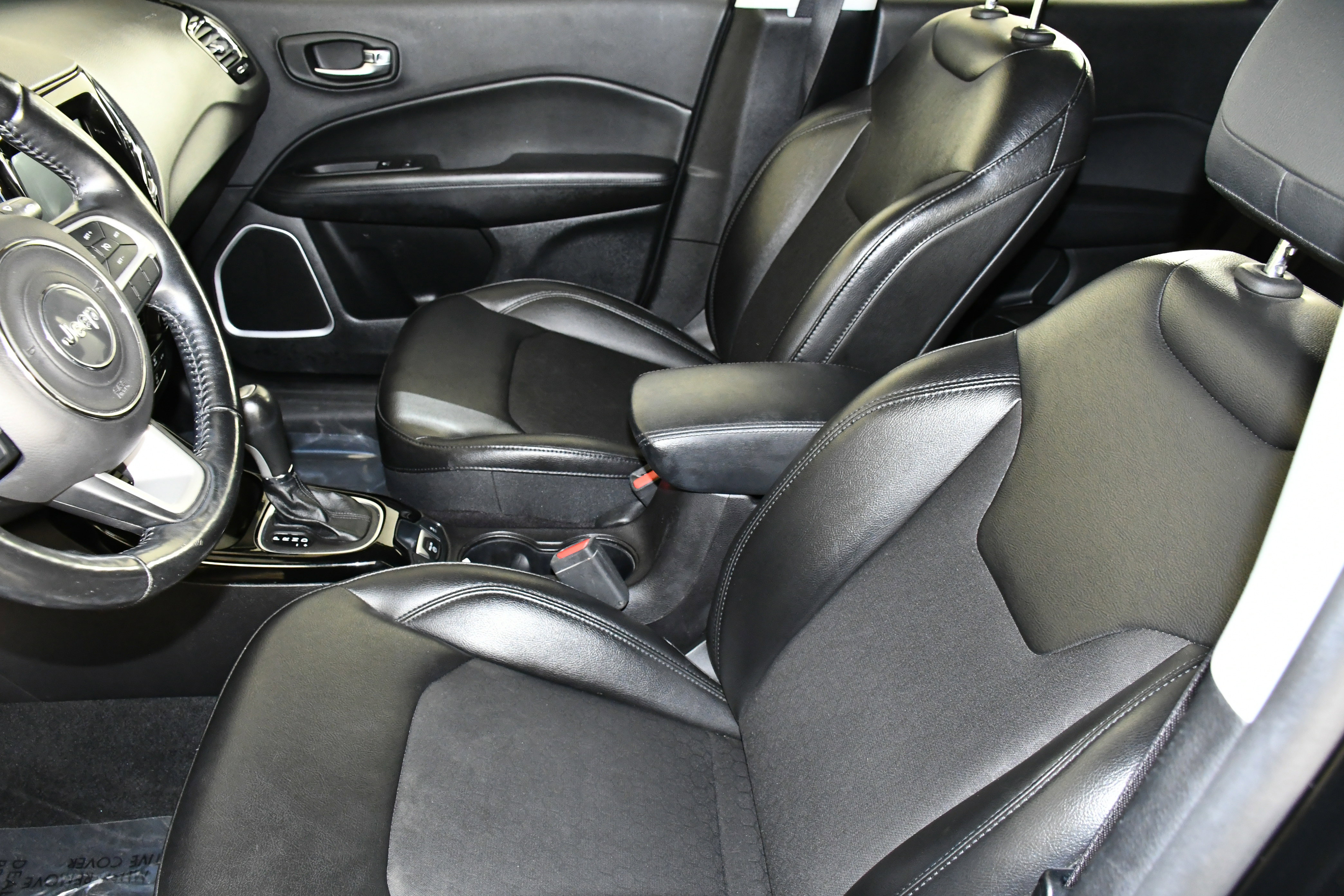 Used 2020 Jeep Compass Altitude image 38