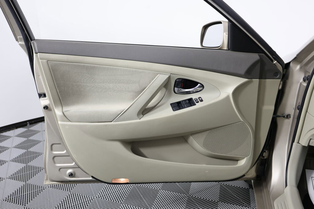 Used 2008 Toyota Camry image 11