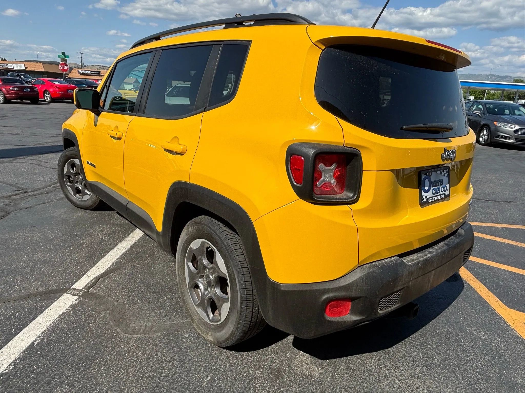 Used 2015 Jeep Renegade Latitude image 3