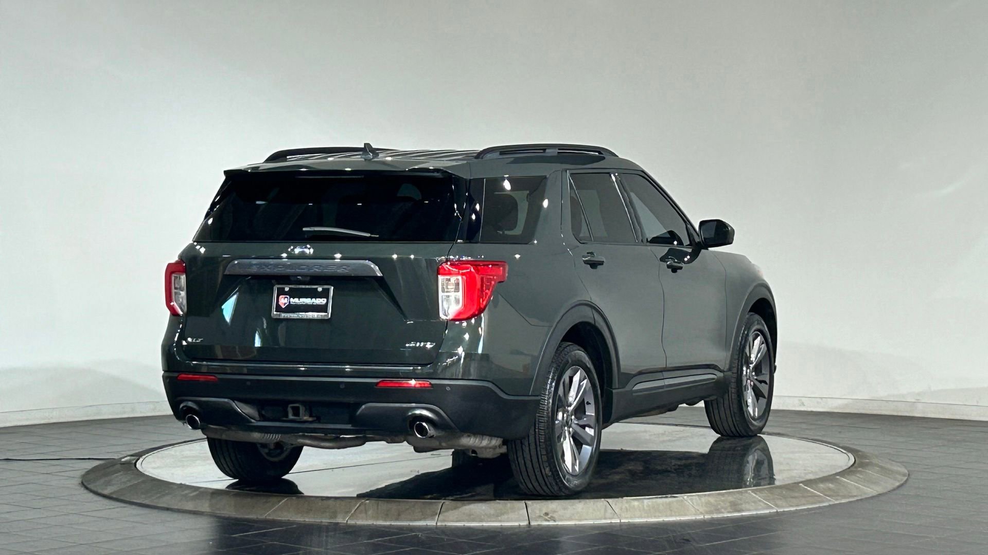 Used 2021 Ford Explorer XLT w/ Equipment Group 202A AWD/4WD image 10