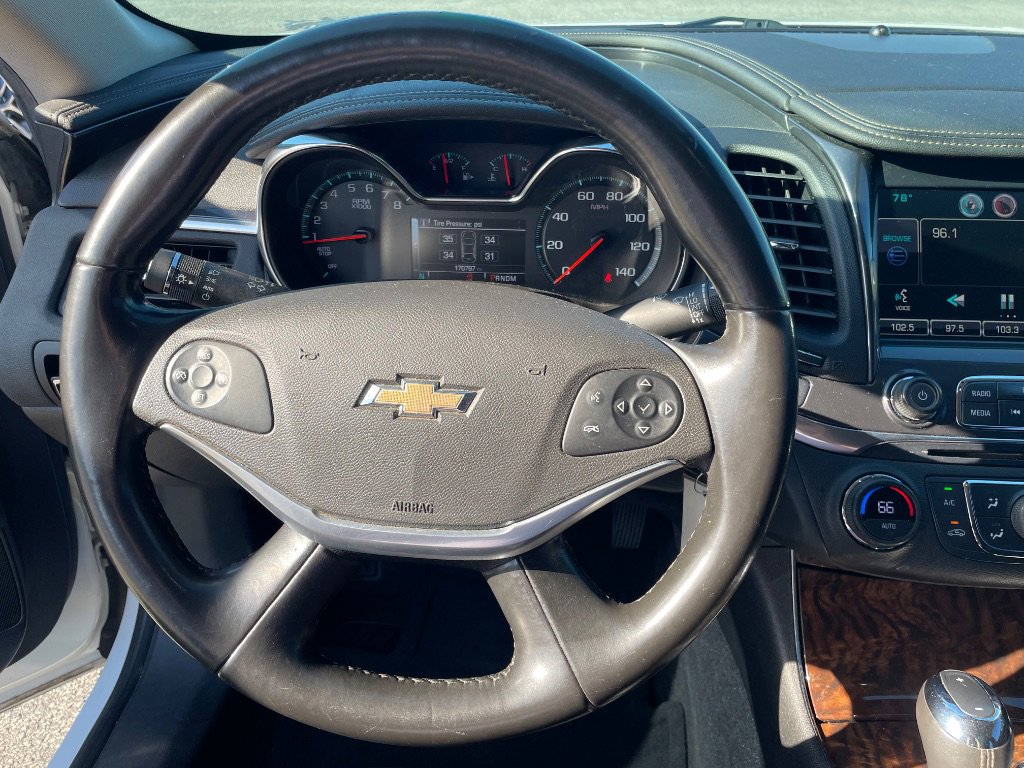 Used 2015 Chevrolet Impala LT FWD image 48