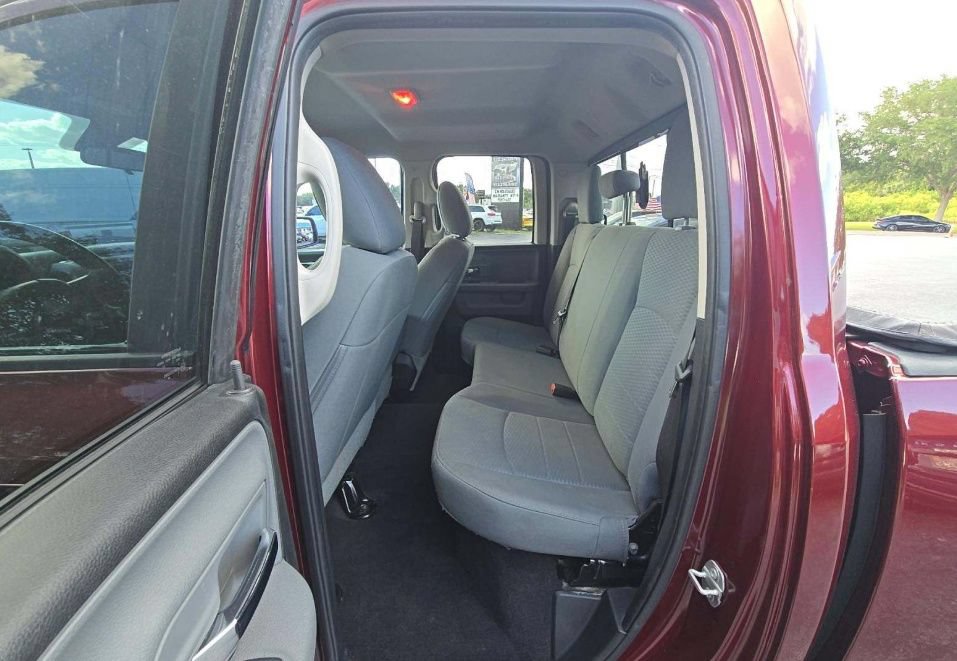 Used 2017 RAM 1500 Classic SLT AWD/4WD image 9