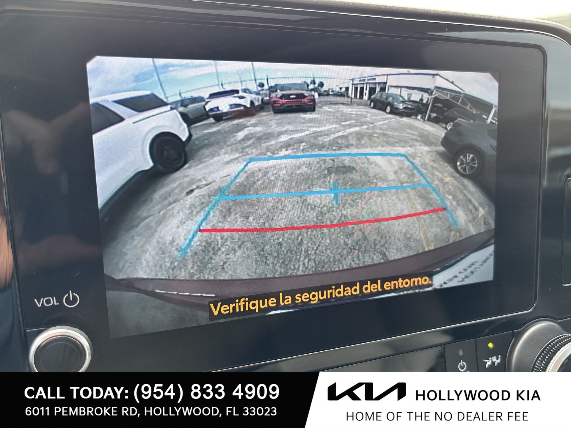Used 2025 Toyota Highlander XLE AWD/4WD image 23