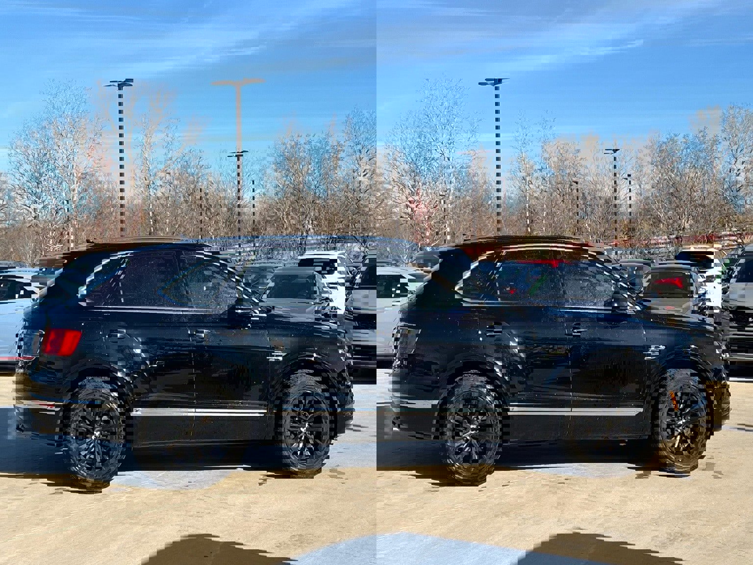 Used 2019 Bentley Bentayga image 6