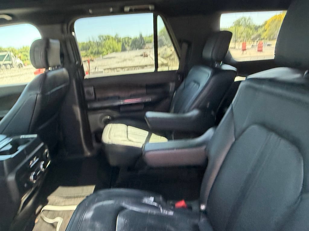 Used 2019 Ford Expedition Limited w/ Equipment Group 301A AWD/4WD image 10