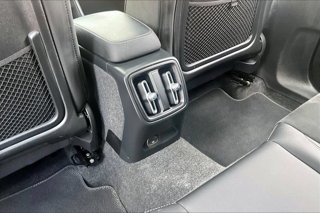 Certified 2023 Volvo C40 P8 Recharge Plus AWD/4WD image 31