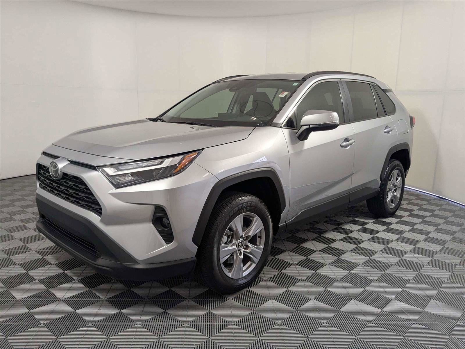 Certified 2025 Toyota RAV4 XLE FWD video 2