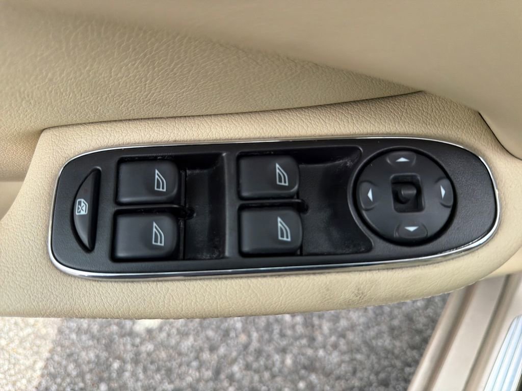 Used 2005 Jaguar XJ8 image 37