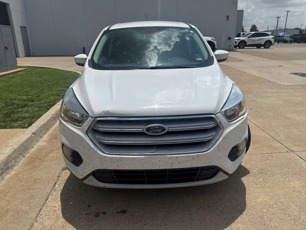 Used 2019 Ford Escape SE FWD image 2