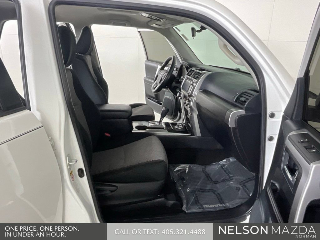 Used 2016 Toyota 4Runner SR5 AWD/4WD image 14