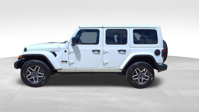 Used 2025 Jeep Wrangler Sahara image 5