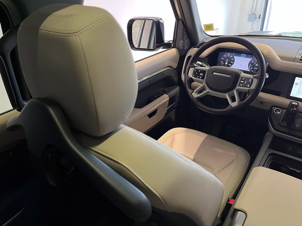 Certified 2020 Land Rover Defender 110 S AWD/4WD image 39