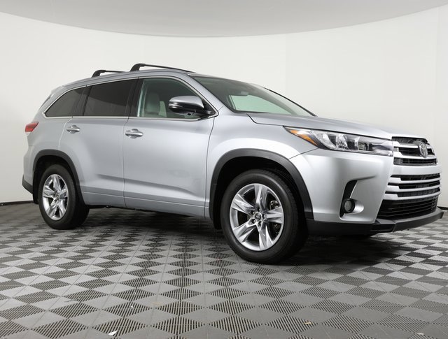 Used 2018 Toyota Highlander FWD V6 image 3