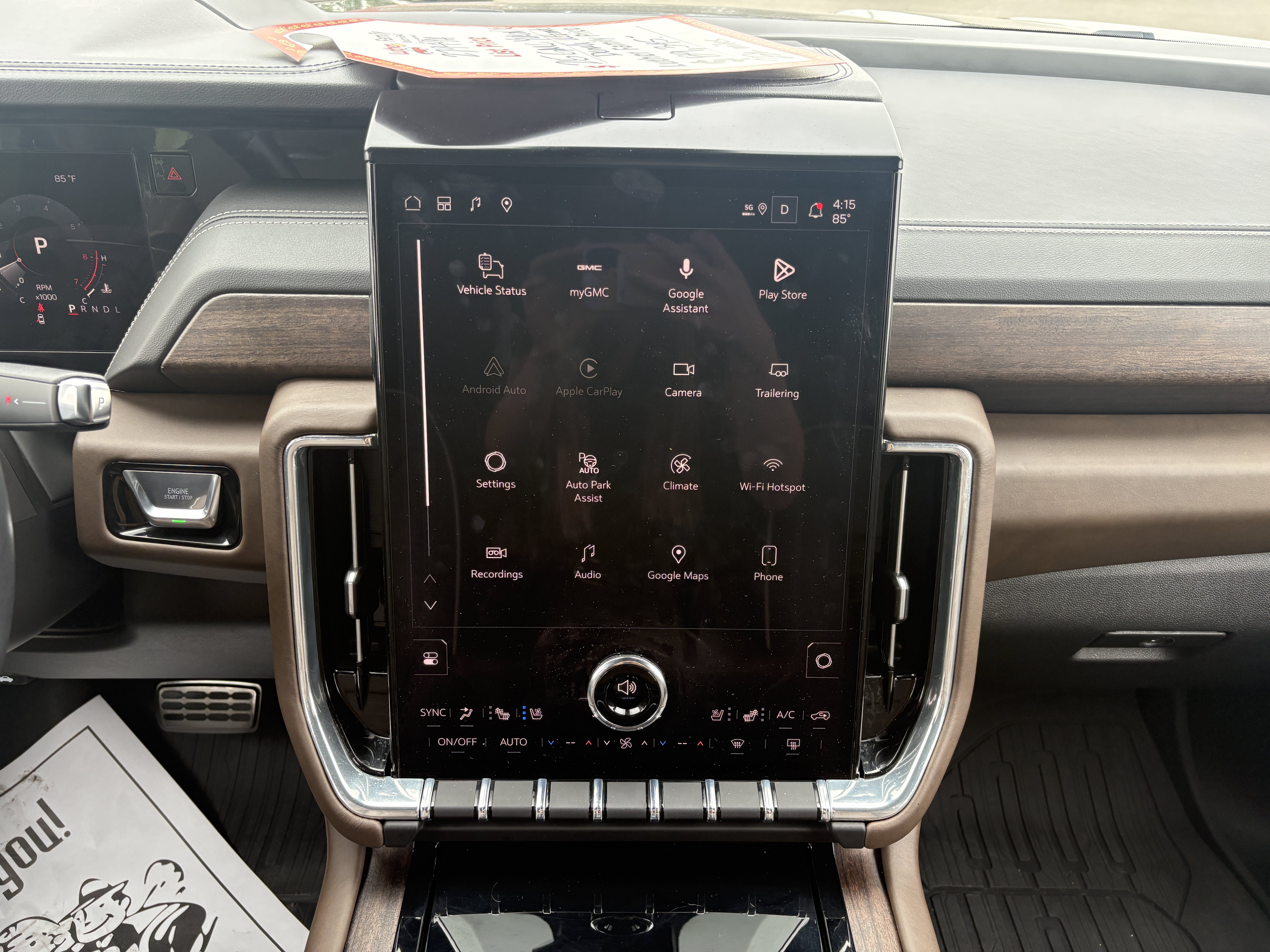 Used 2025 GMC Yukon XL Denali Ultimate AWD/4WD image 9