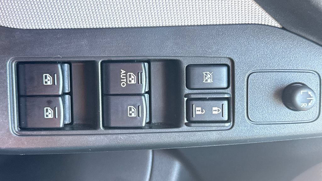 Used 2014 Subaru Forester 2.5i AWD/4WD image 32