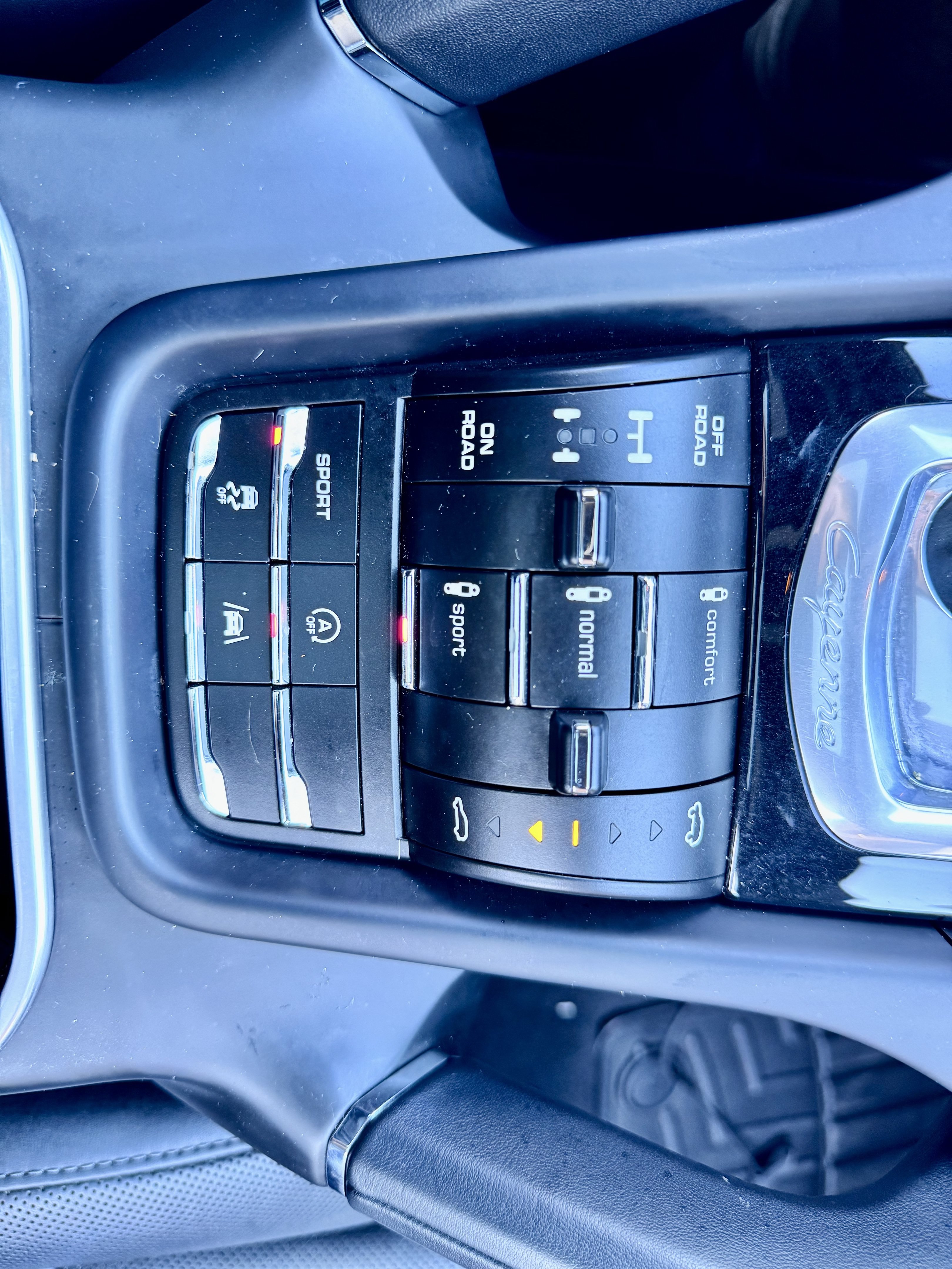 Used 2014 Porsche Cayenne Turbo S AWD/4WD image 78