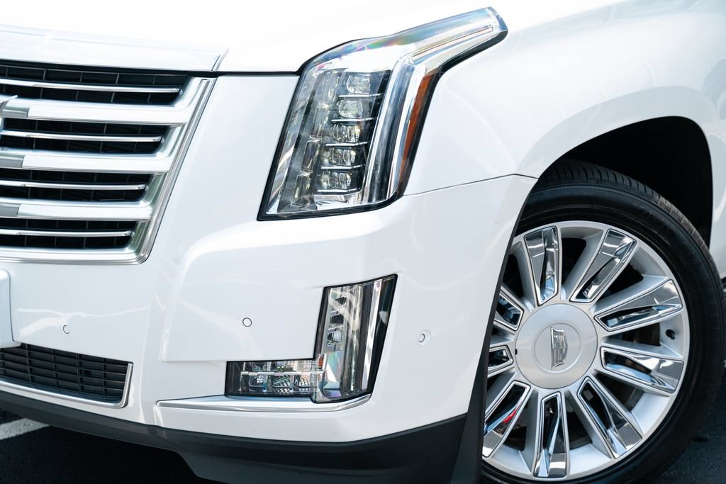 Used 2017 Cadillac Escalade Platinum AWD/4WD image 3