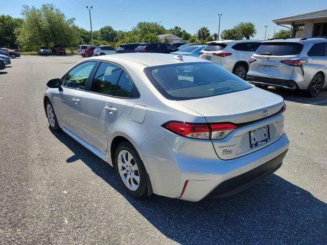 Used 2025 Toyota Corolla LE FWD image 12