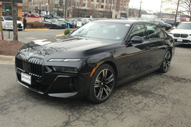 Used 2025 BMW i7 xDrive60 image 3