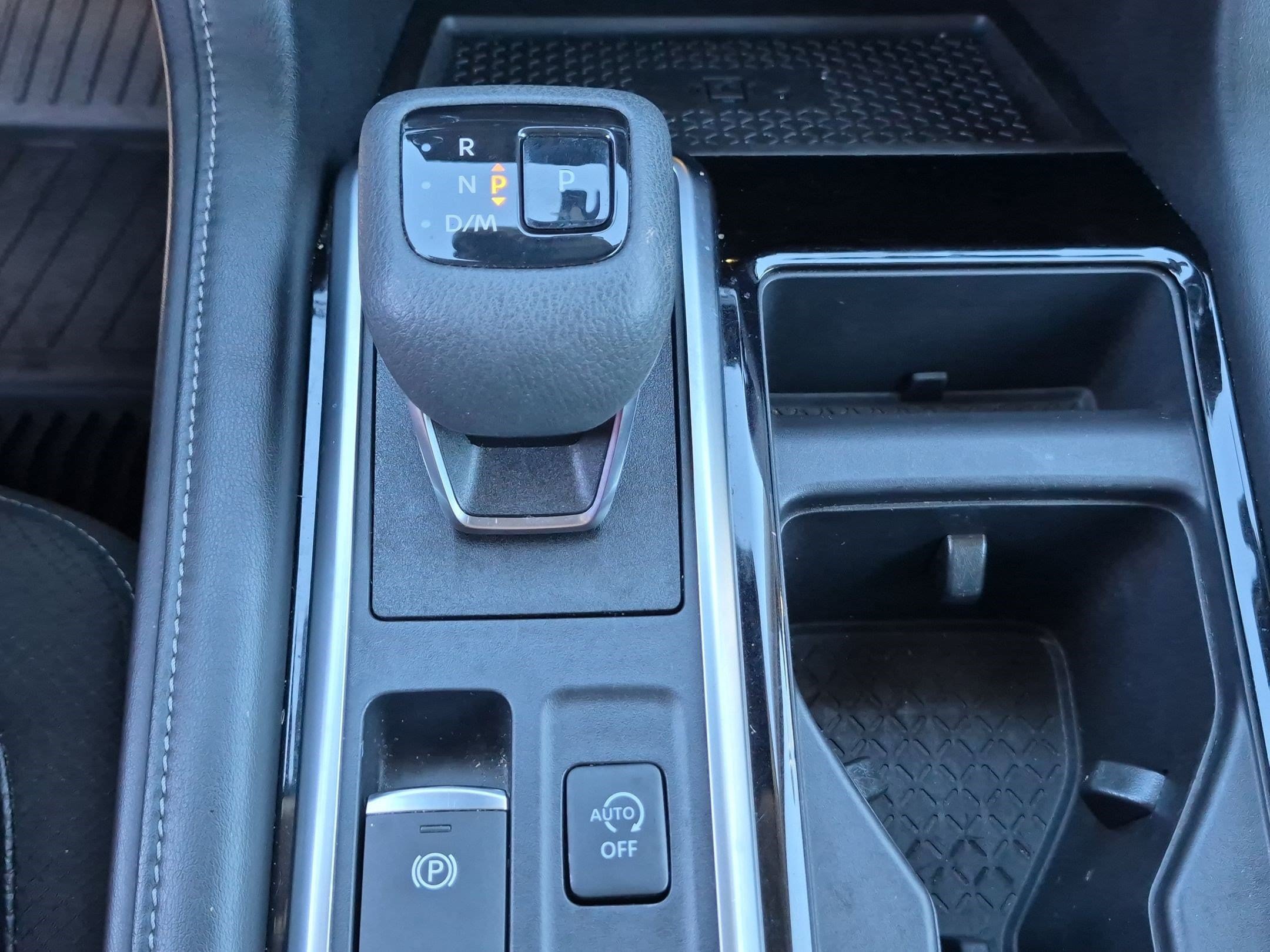 Used 2023 Nissan Pathfinder SL w/ Lighting Package (N92) FWD image 27