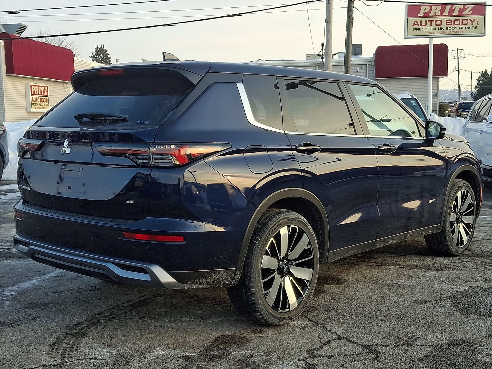 New 2026 Mitsubishi Outlander SE AWD/4WD image 7