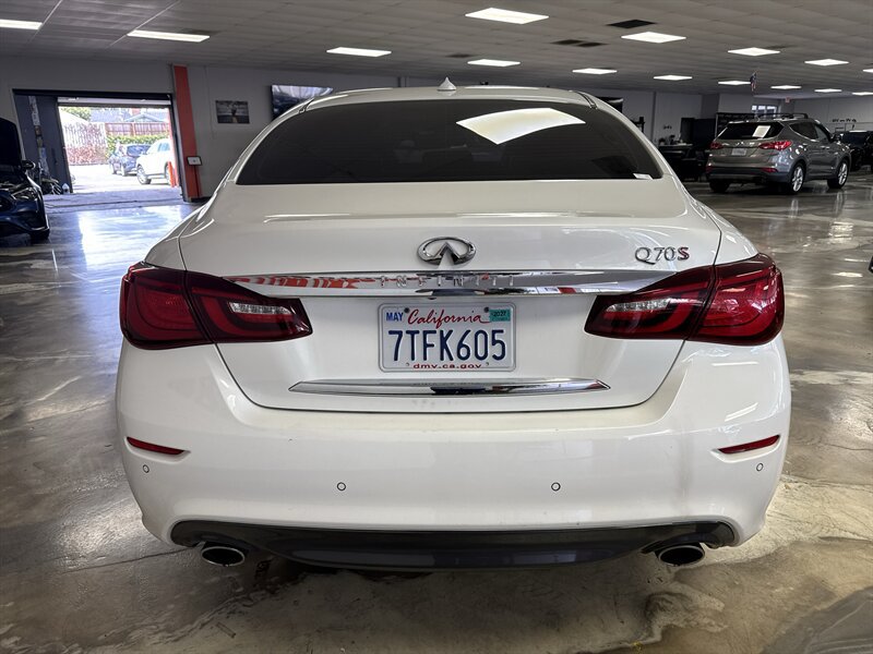 Used 2015 INFINITI Q70 3.7 w/ Sport Package RWD image 6