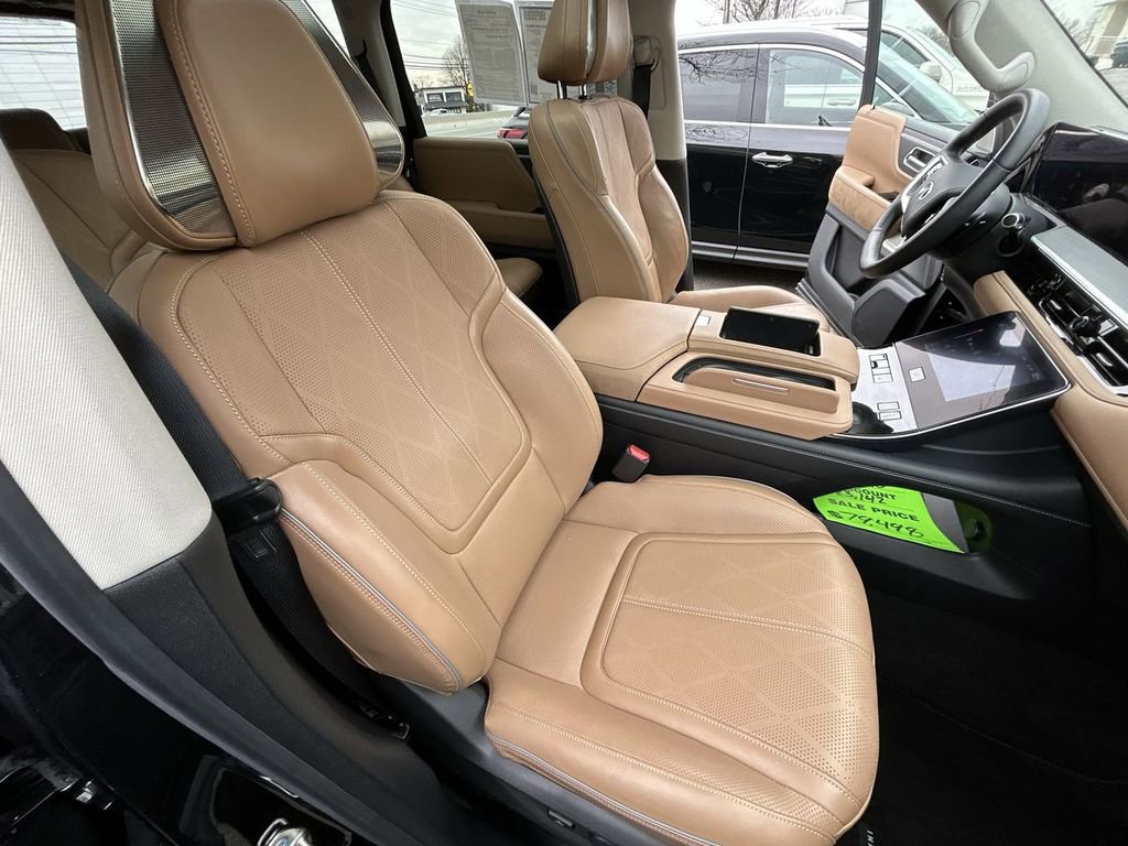 Certified 2025 INFINITI QX80 Sensory image 26