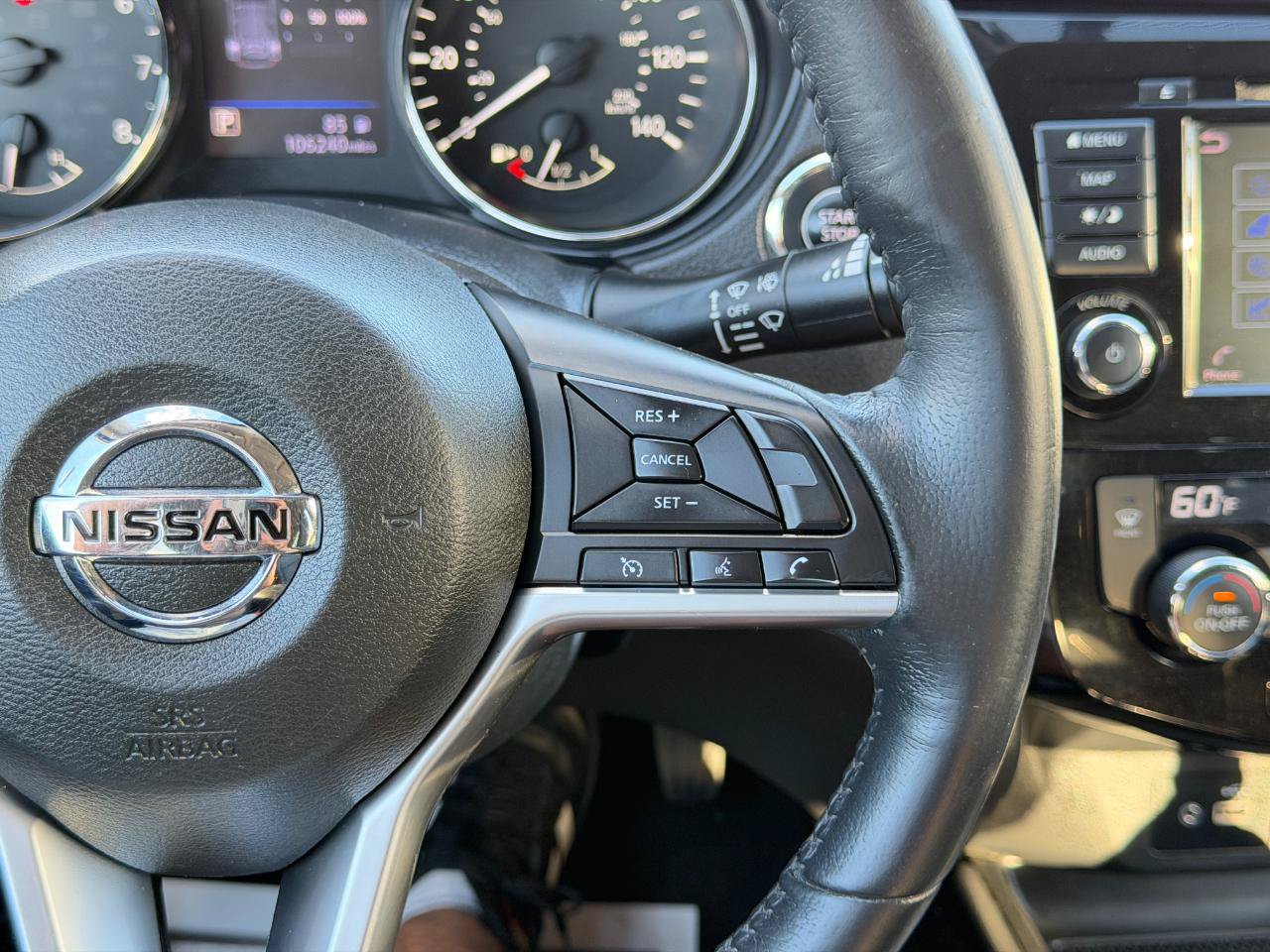 Used 2018 Nissan Rogue SV AWD/4WD image 64