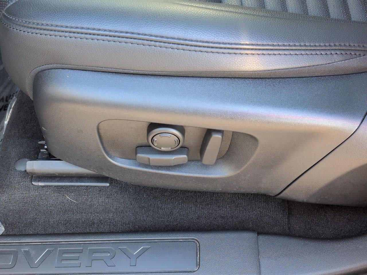 Used 2025 Land Rover Discovery Sport S AWD/4WD image 21