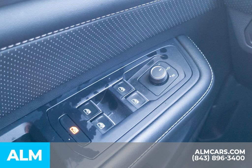 Used 2024 Volkswagen Atlas Cross Sport SE image 35