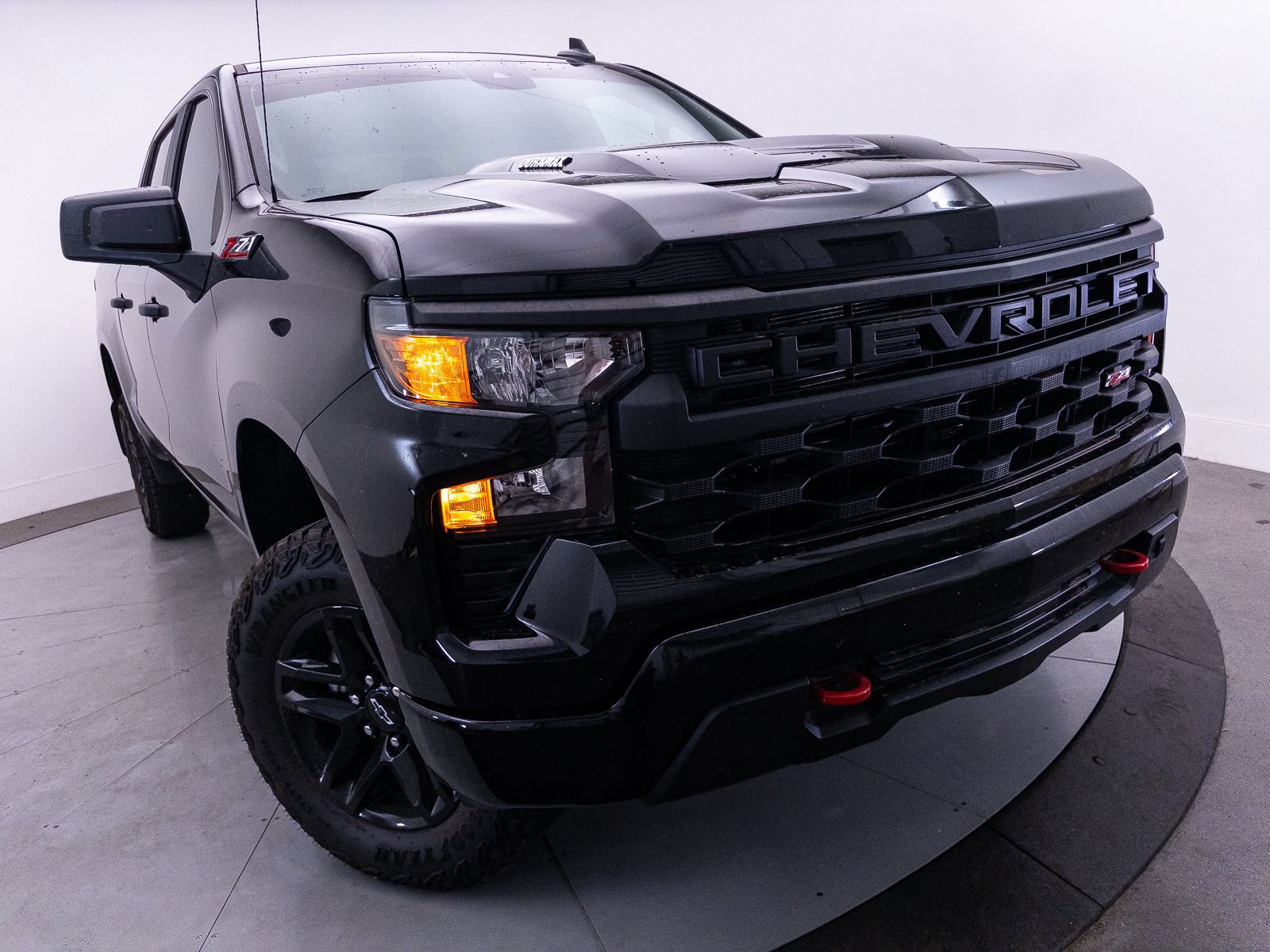 Used 2024 Chevrolet Silverado 1500 Custom Trail Boss AWD/4WD image 5