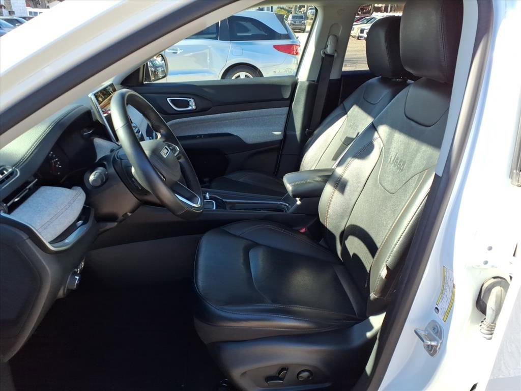 Used 2022 Jeep Compass Latitude image 11