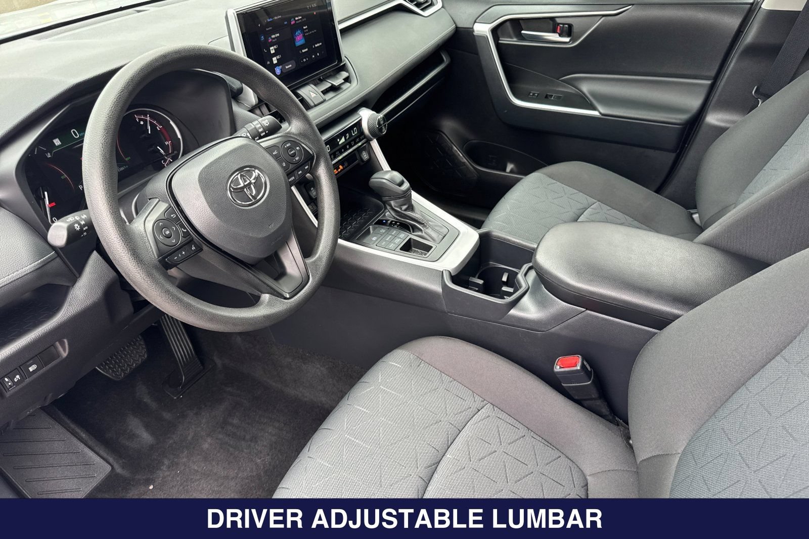 Used 2025 Toyota RAV4 XLE AWD/4WD image 11