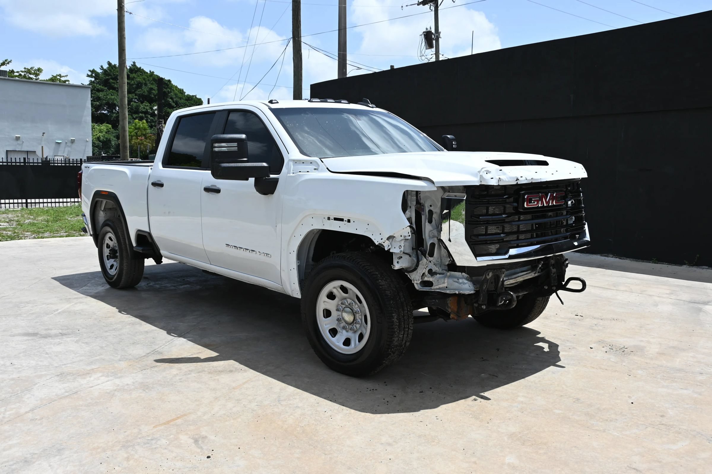 Used 2025 GMC Sierra 2500 Pro w/ Convenience Package AWD/4WD image 2