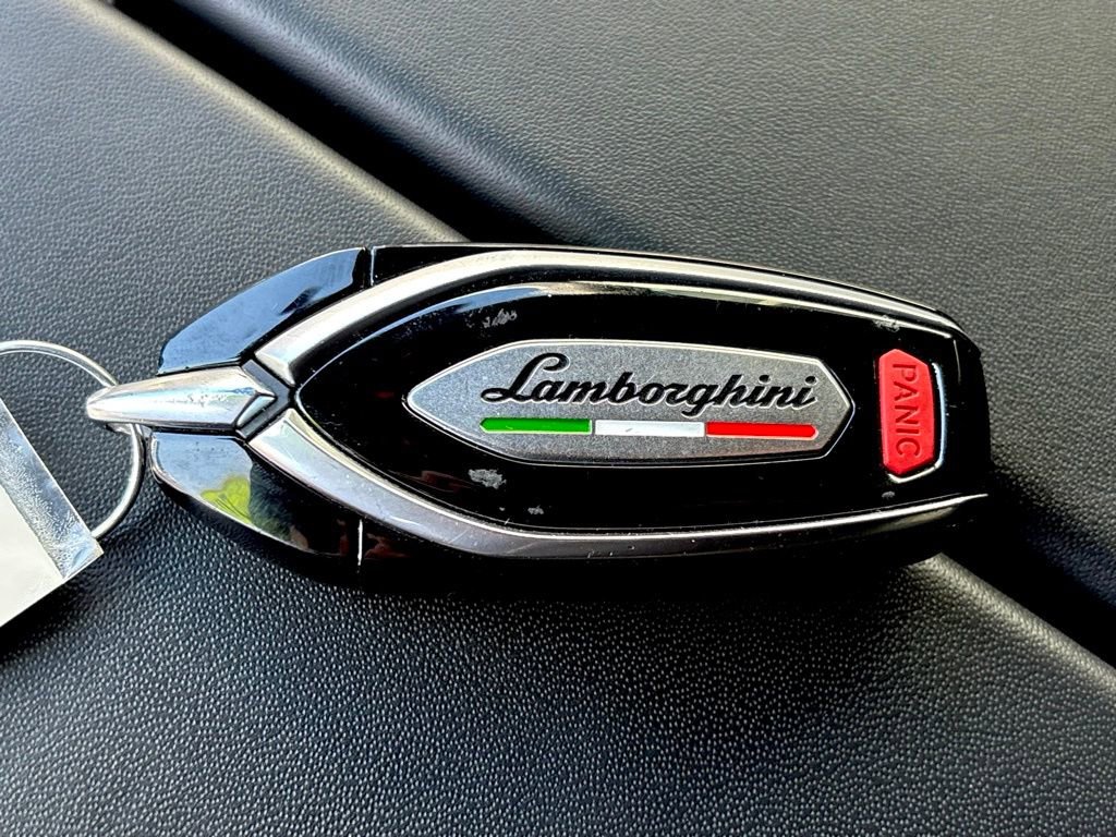 Used 2022 Lamborghini Urus AWD/4WD image 37